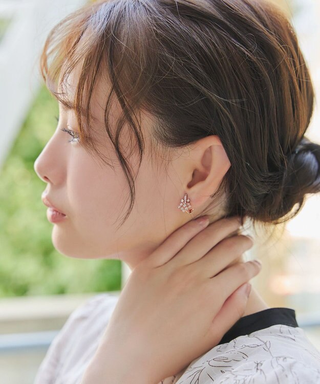 Tiaclasse 【安田美沙子さん着用・金属アレルギー対応】スノーフレークピアス／イヤリング ピンクゴールドイヤリング