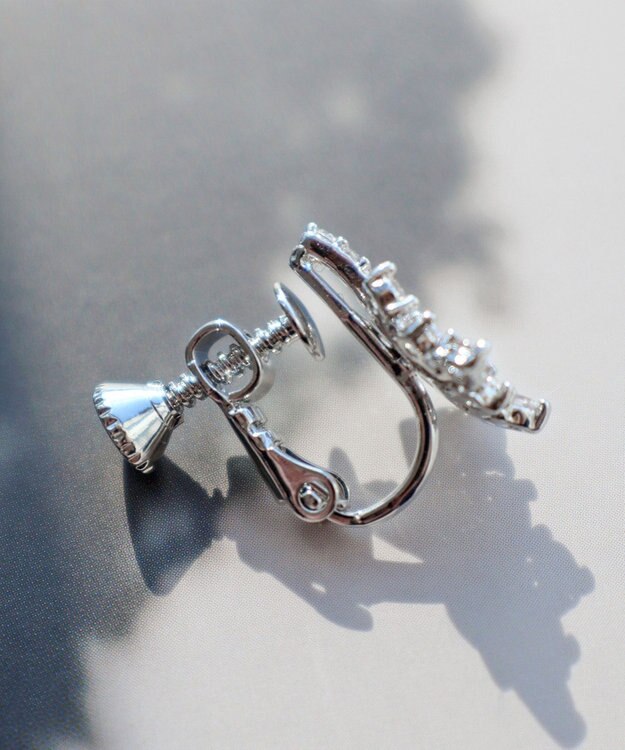 Tiaclasse 【安田美沙子さん着用・金属アレルギー対応】スノーフレークピアス／イヤリング シルバーイヤリング