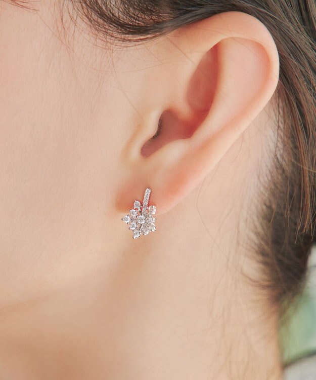 Tiaclasse 【安田美沙子さん着用・金属アレルギー対応】スノーフレークピアス／イヤリング シルバーピアス