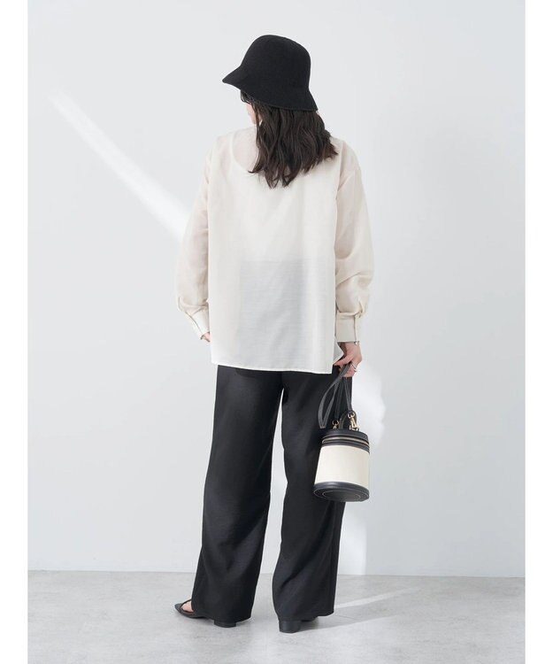 earth music&ecology シアーギャザーネックブラウス Ivory