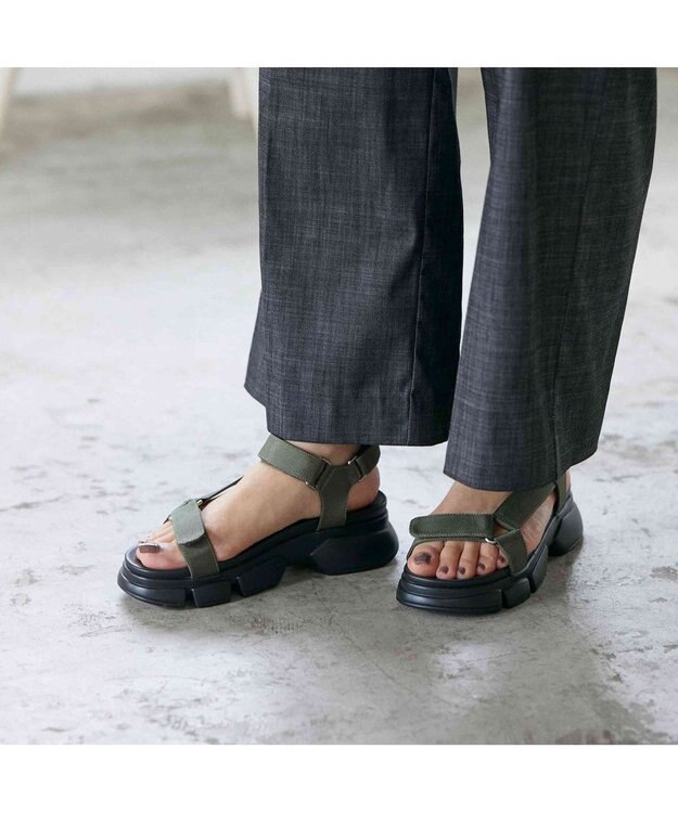 ing <ing>ボリュームソールスポーツサンダル カーキ