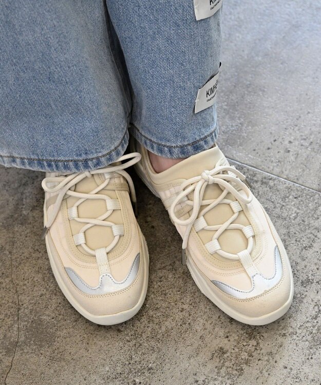 APOM 晴雨兼用　ウォーターレジストレースアップスニーカー アイボリー