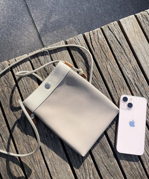 TOPKAPI 【Breath TOPKAPI】RIPPLE リプル スリム サコッシュ スマホショルダー ペールベージュ