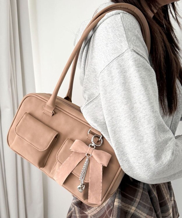 WEGO チャーム付きスクエアボストンバッグ ベージュ