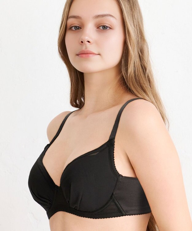 WACOAL 【小さく見せるブラ】 シンプル ブラジャー 着やせ効果 コンパクトにメイク バストの突出をおさえる 背中の段差を軽減 大きいサイズ レディース BRB452 /ワコール ブラック