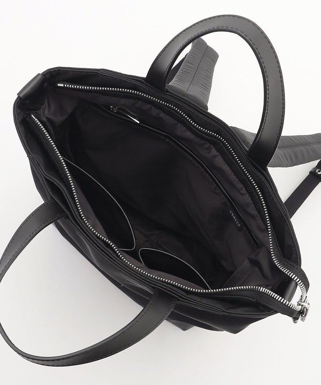 Y'SACCS アシメファスナーポケットリュック ブラック