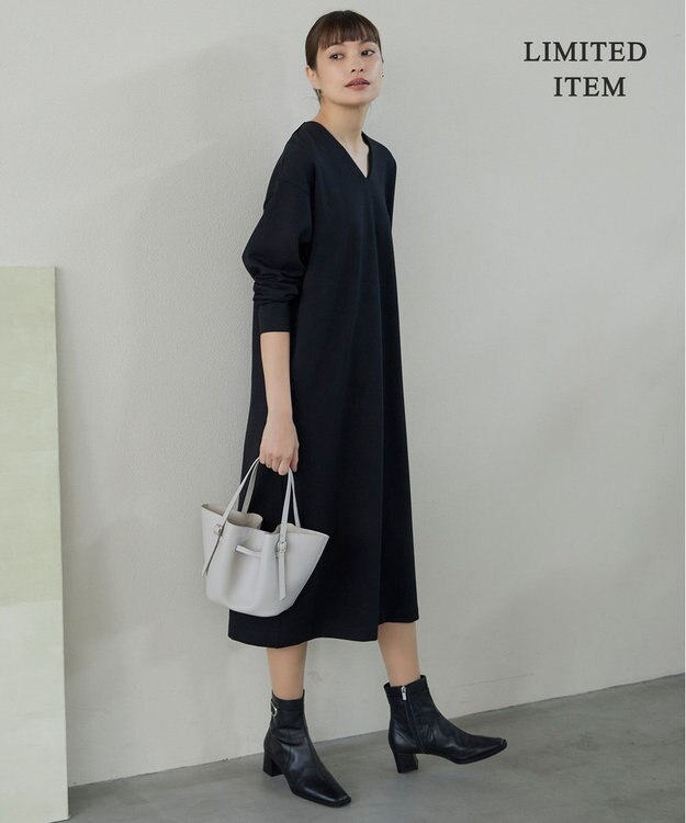 ICB 【WEB限定・洗える】ストレッチポンチ Vネックワンピース ブラック系