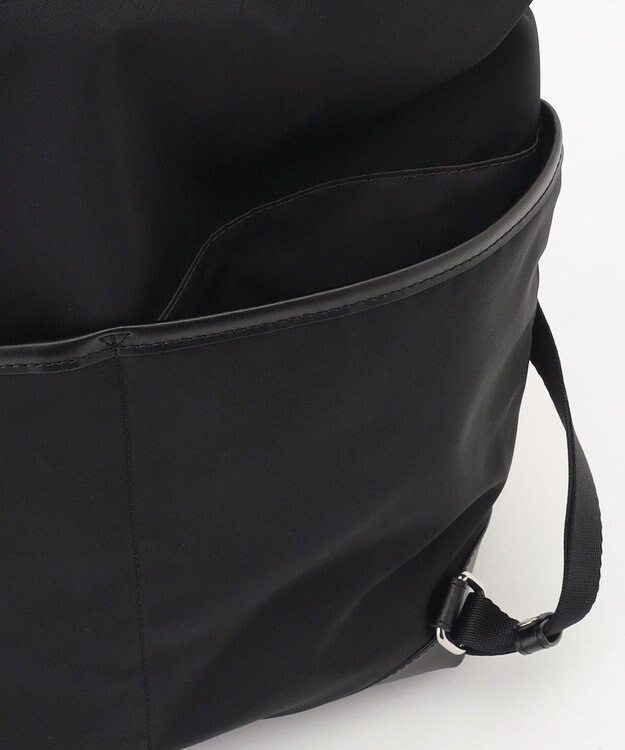 Y'SACCS アシメファスナーポケットリュック ブラック