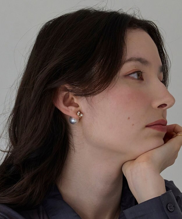 Phoebe クラシカルパール×ビジューバックキャッチピアス ホワイト