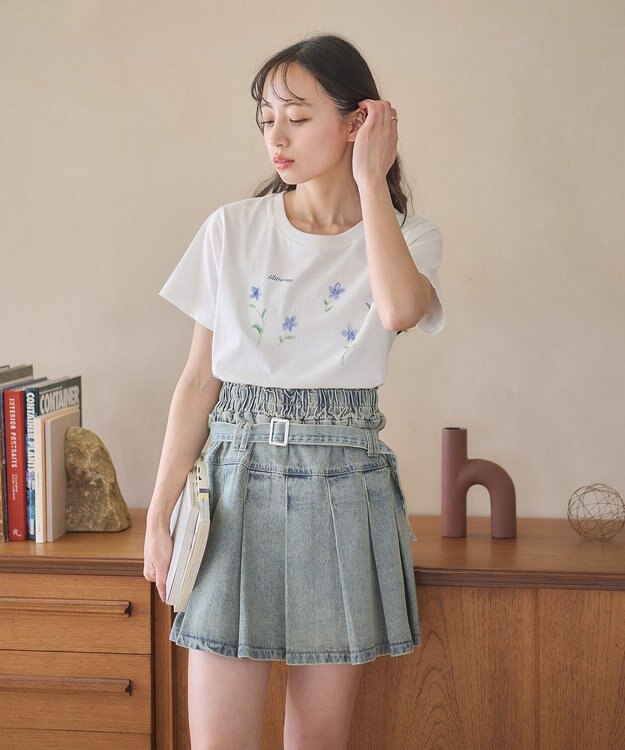 earth music&ecology アソートロマンティックグラフィックＴ Off White