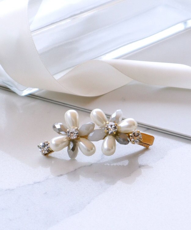 Tiaclasse パールフラワーヘアクリップ グレー