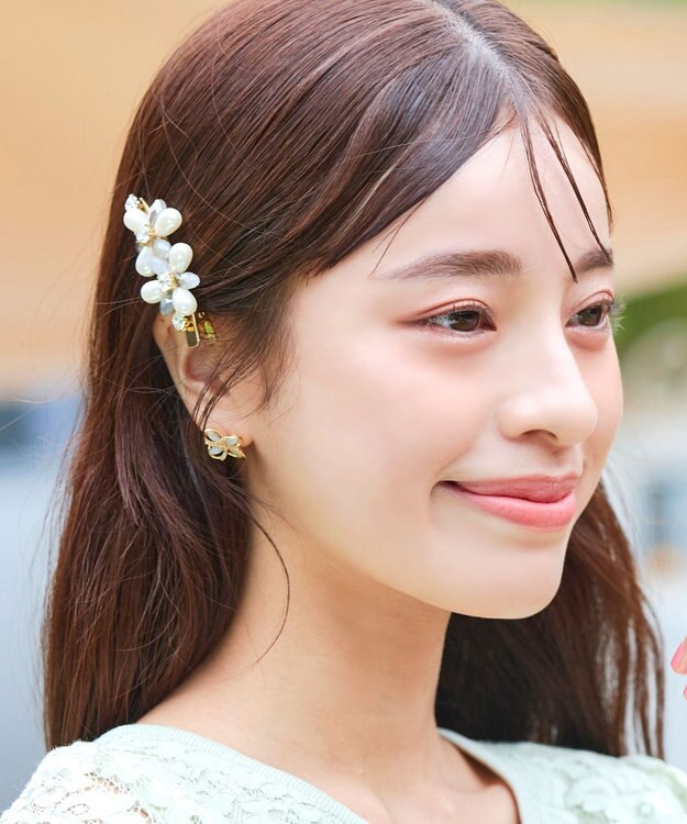 Tiaclasse パールフラワーヘアクリップ グレー