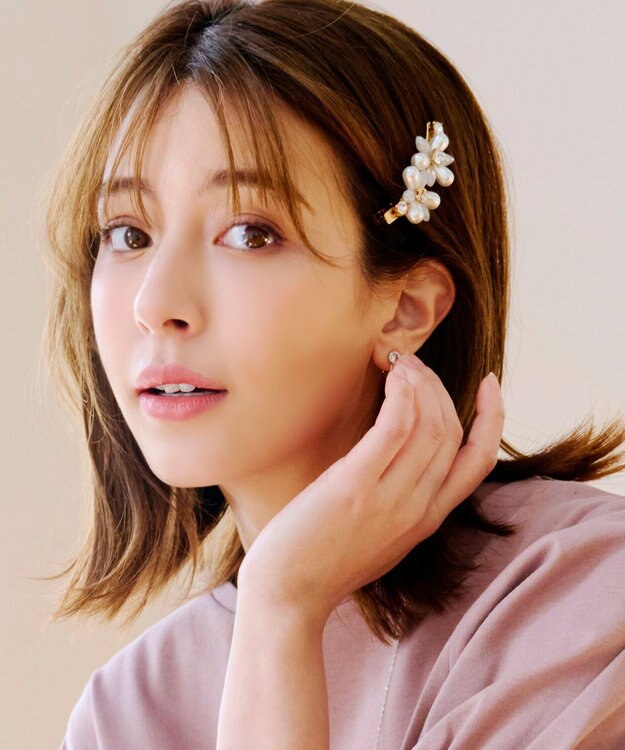 Tiaclasse パールフラワーヘアクリップ オフホワイト