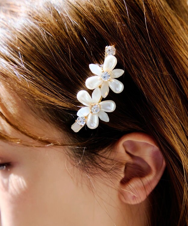 Tiaclasse パールフラワーヘアクリップ オフホワイト