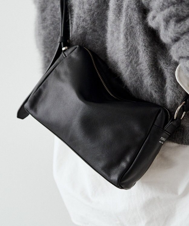 russet 【2025AW新作】レザースクエアショルダーバッグ(CE-1575) Black