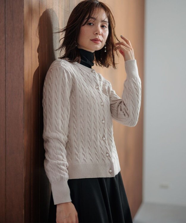 組曲 L 【前後着用可】コットンカシミヤ混2WAYケーブル ニット ピンクベージュ系