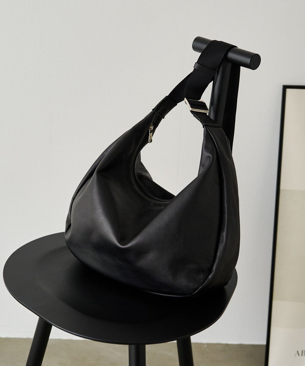 russet ソフトレザーラウンドビッグショルダーバッグ(CE-1325-WEB) Black2（シルバー金具）