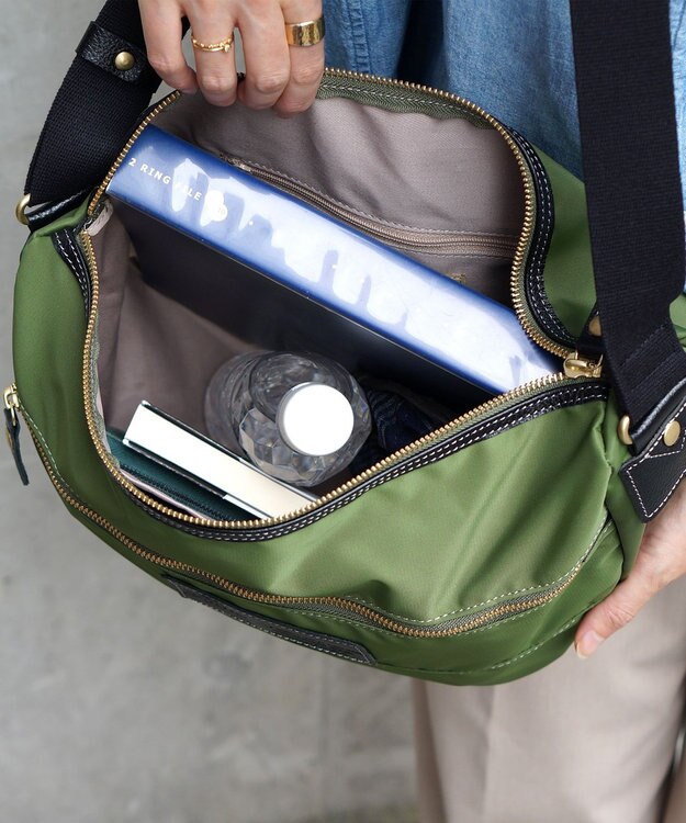 FOLNA RD ユニセックスナイロン ショルダー L-SIZE ブルー