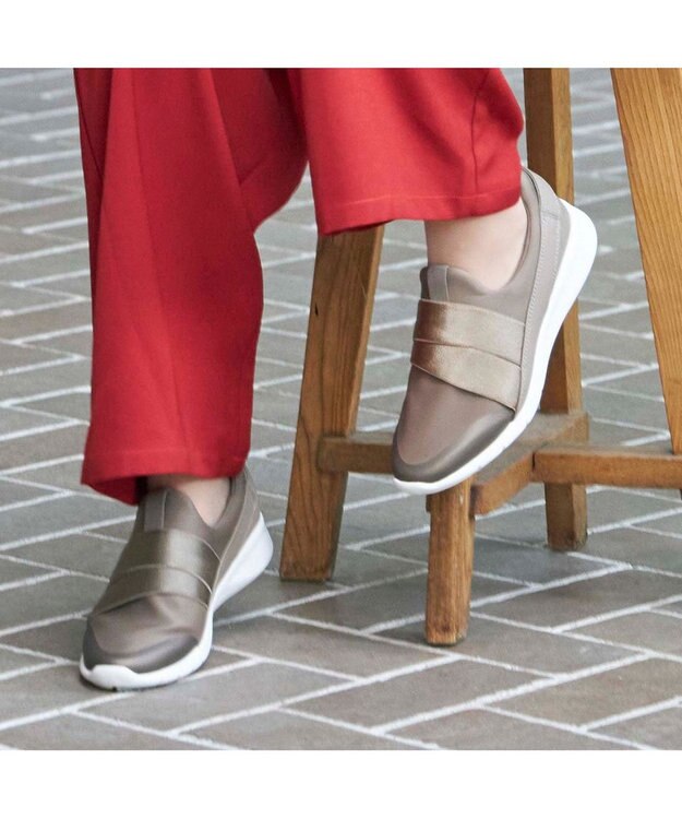 ing <ing>晴雨兼用スニーカー オーク