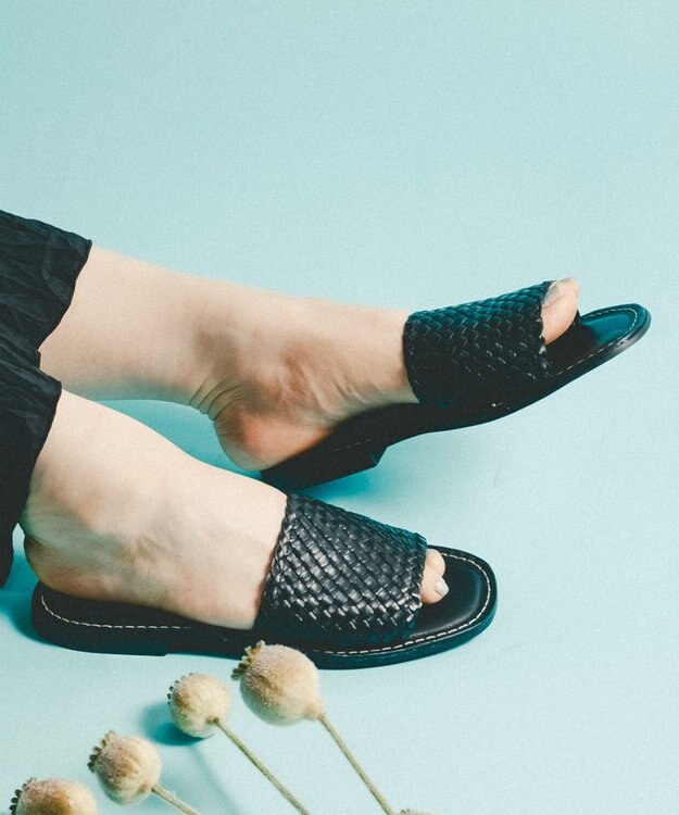 BONTRE 【BONTRE/ボントレ】クロス編み込みサンダル/26209-VS ブラック