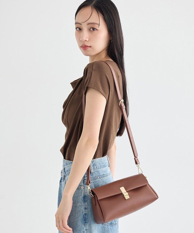 earth music&ecology 軽量フラップ三層ショルダーバッグ Brown