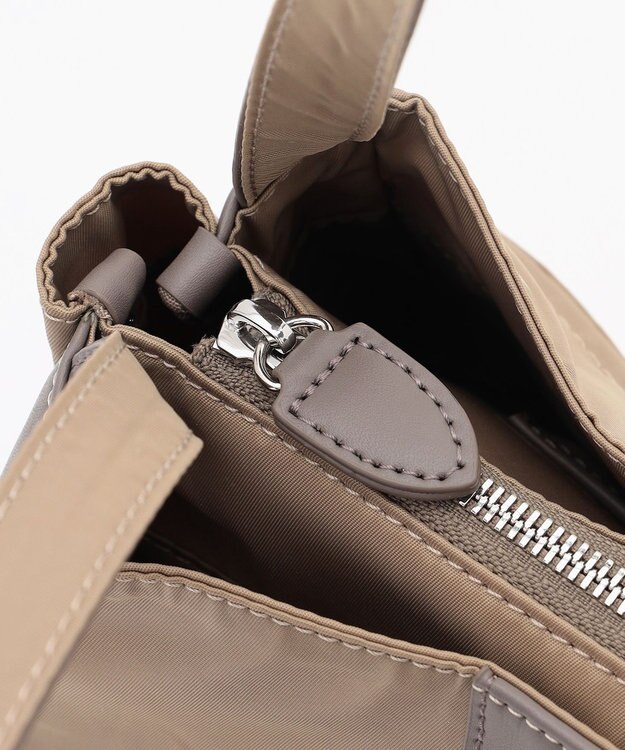 Y'SACCS スクエアすっきりトート Sサイズ ベージュ