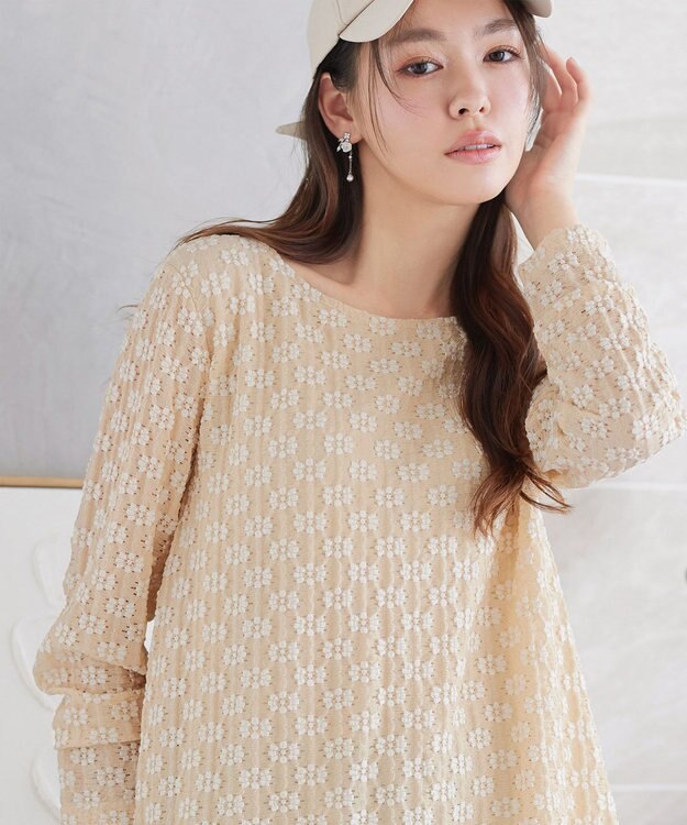 Tiaclasse L 花柄カットレースフレアトップス ピンクベージュ