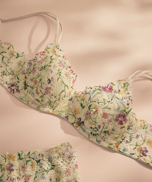 une nana cool MADE WITH LIBERTY FABRIC 特別な日以外の364日つけたくなるブラ 364ブラ レース ナチュラル