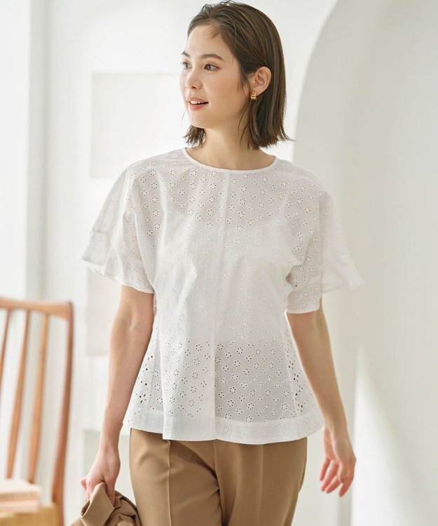 組曲 【WEB限定カラーあり】エンブロイダリーレース ペプラムブラウス アイボリー系