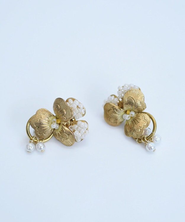 monshiro 【パール】ビオラ イヤリング（ホワイト） ホワイト×ゴールド