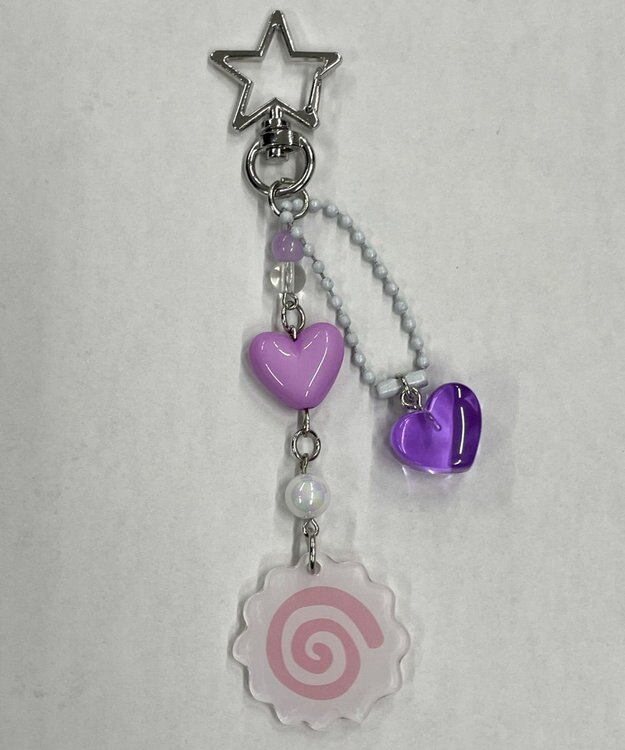 花柄ハートモチーフ キーホルダー パープルビーズ付き　091601 カラフルゼブラ柄ハートのクリアキーホルダー／1個売り – SUNHOSEKI