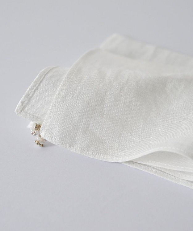 AND WOOL 〈フォーマルシーンにもギフトにもお勧めな上質素材〉フレンチリネンのハンカチ（ビーズモチーフ） ホワイト