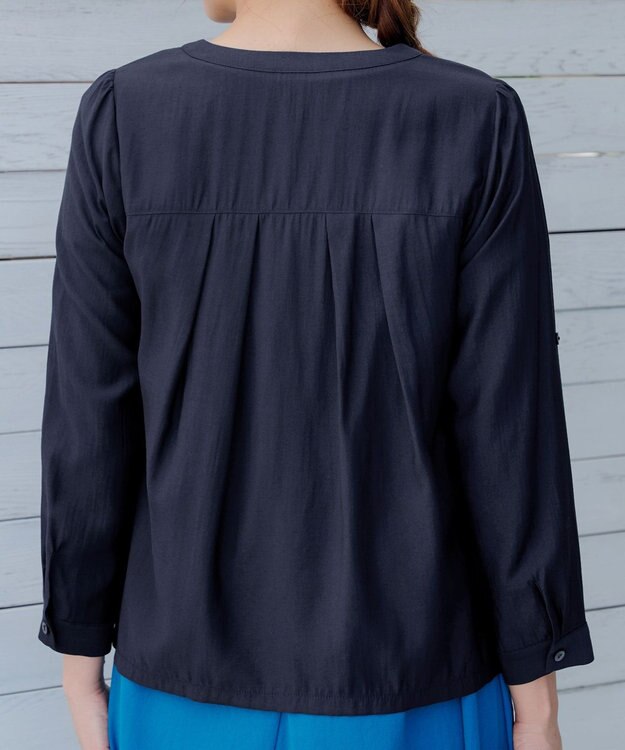 Tiaclasse L 【洗える】ノーカラーシアーシャツ ネイビー