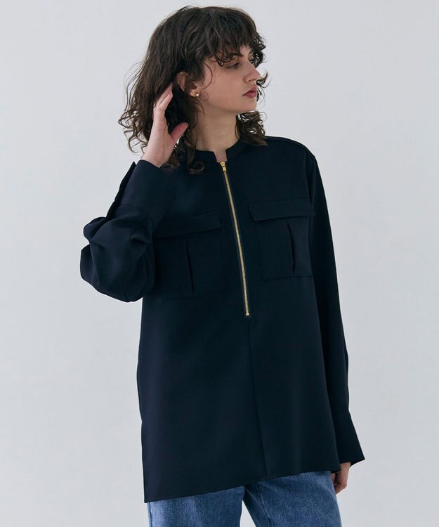 BEIGE， 【洗える】JASMINE / スタンドカラージップブラウス Navy