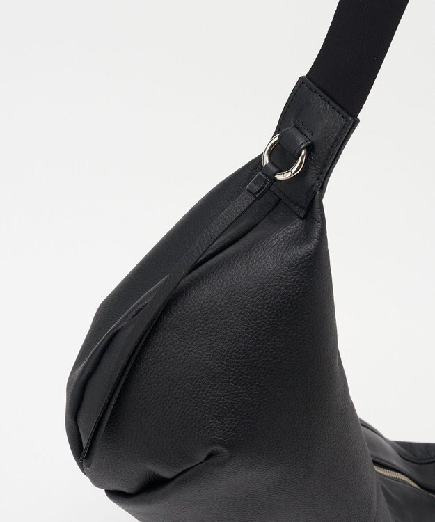 russet ソフトレザーバナナボディバッグ(CE-1695) Black