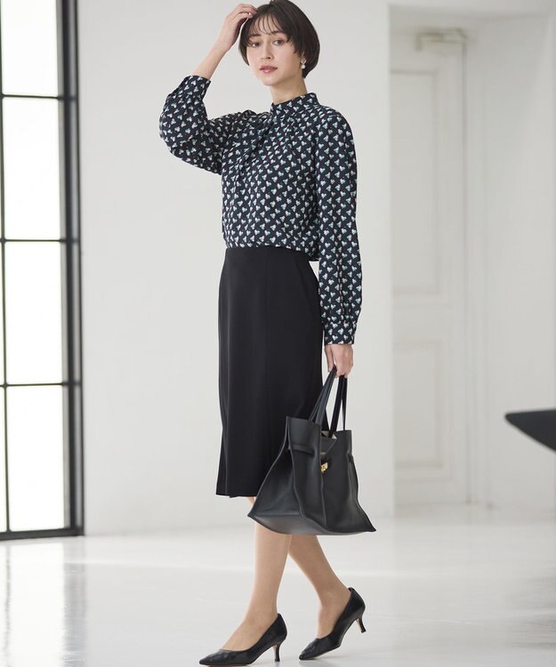 23区 L モダンアートプリントギャザーブラウス ネイビー系