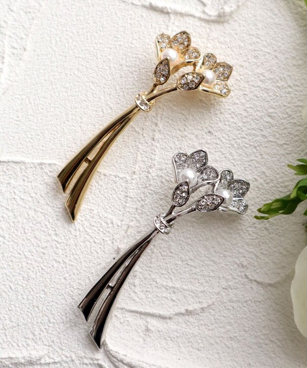 Tiaclasse フローラルブーケブローチ シルバー