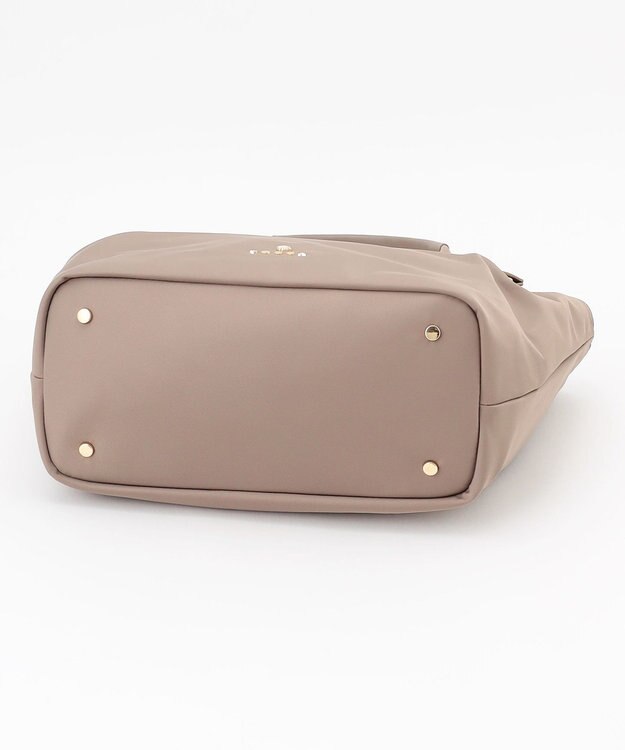 TOCCA 【撥水・A4サイズ対応】BLOOMING BUD NYLONBAG ナイロンバッグ ベージュ系