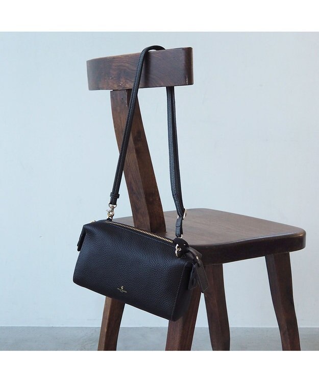 PELLE BORSA シンプルショルダーポシェット Reinette レネット 4717 ブラック
