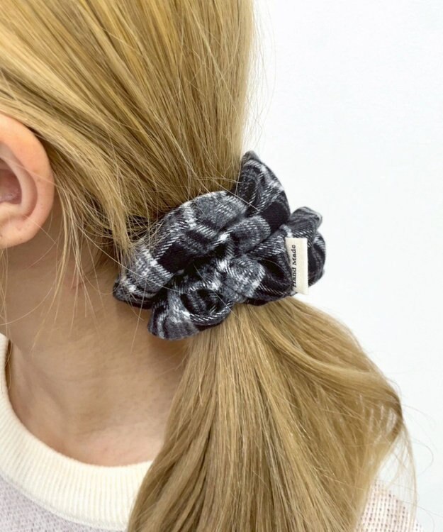 WEGO Lチェックシュシュ ブラックチェック1