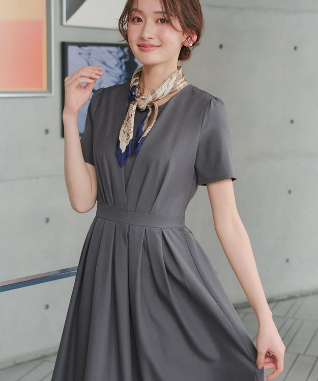 Tiaclasse 【おのののかさん着用】半袖&長袖選べる袖丈・タックフレアワンピース 半袖チャコールグレー