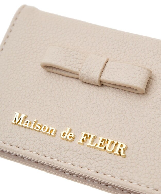 Maison de FLEUR 二つ折りリールパスケース Pink Beige