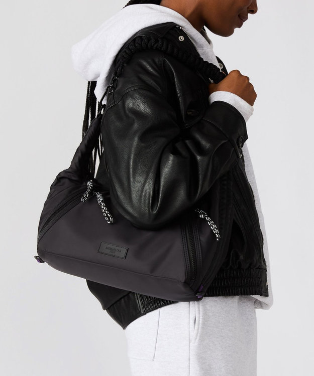 STEVE MADDEN BSYNTH ナイロンクロスボディバッグ ブラック