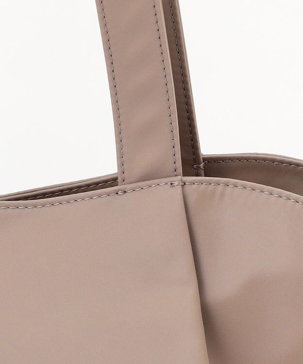 TOCCA 【撥水・A4サイズ対応】BLOOMING BUD NYLONBAG ナイロンバッグ ベージュ系