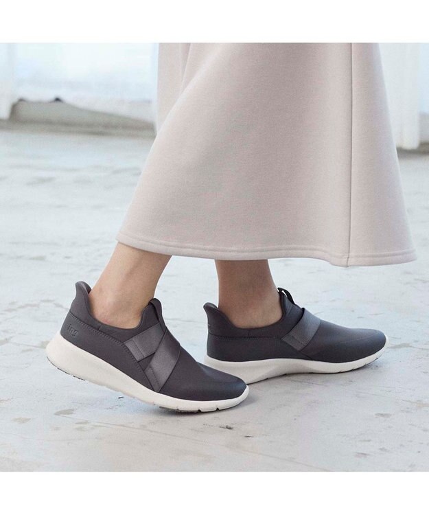 ing <ing>【レイン対応】スマートステップ イージーフィットスニーカー グレー