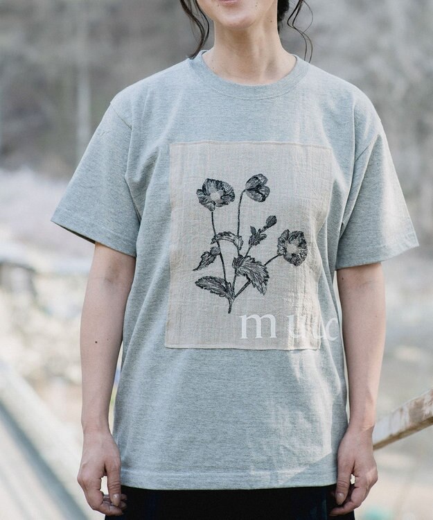 muuc 〈コットン100% 透けにくい厚みの6.2オンス〉ポピー花刺繍の Tシャツ グレー