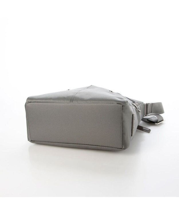 LA BAGAGERIE フロントポケット　スクエアナイロンショルダー　Sサイズ グレー