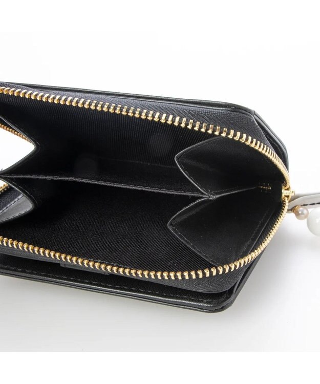 UNBILLION perche ジェムストーンチャームハーフラウンドウォレット ブラック