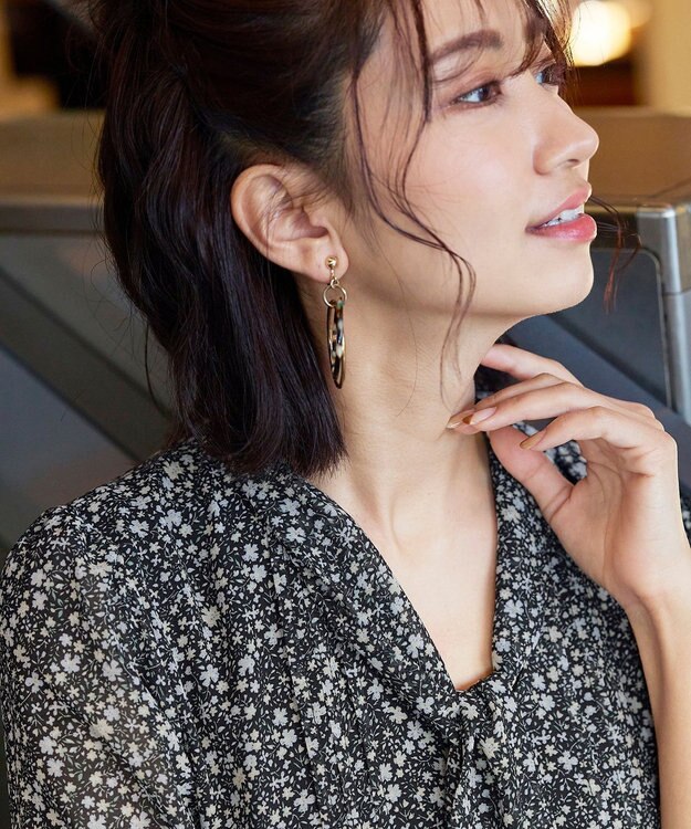 Tiaclasse 【洗える】程良い透け感のプリントボウタイワンピース ブラック