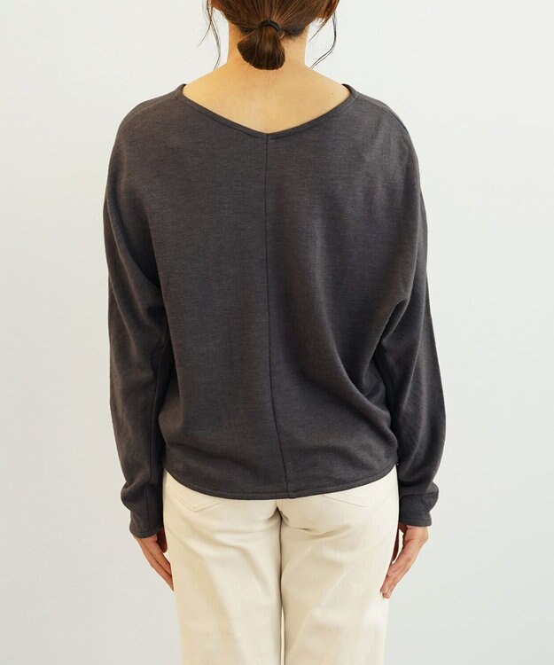 TOQUE 〈大草直子さんアドバイザー〉ロイヤルベビーアルパカ×タンギスコットン 裏毛 Vネックトップス チャコールグレー